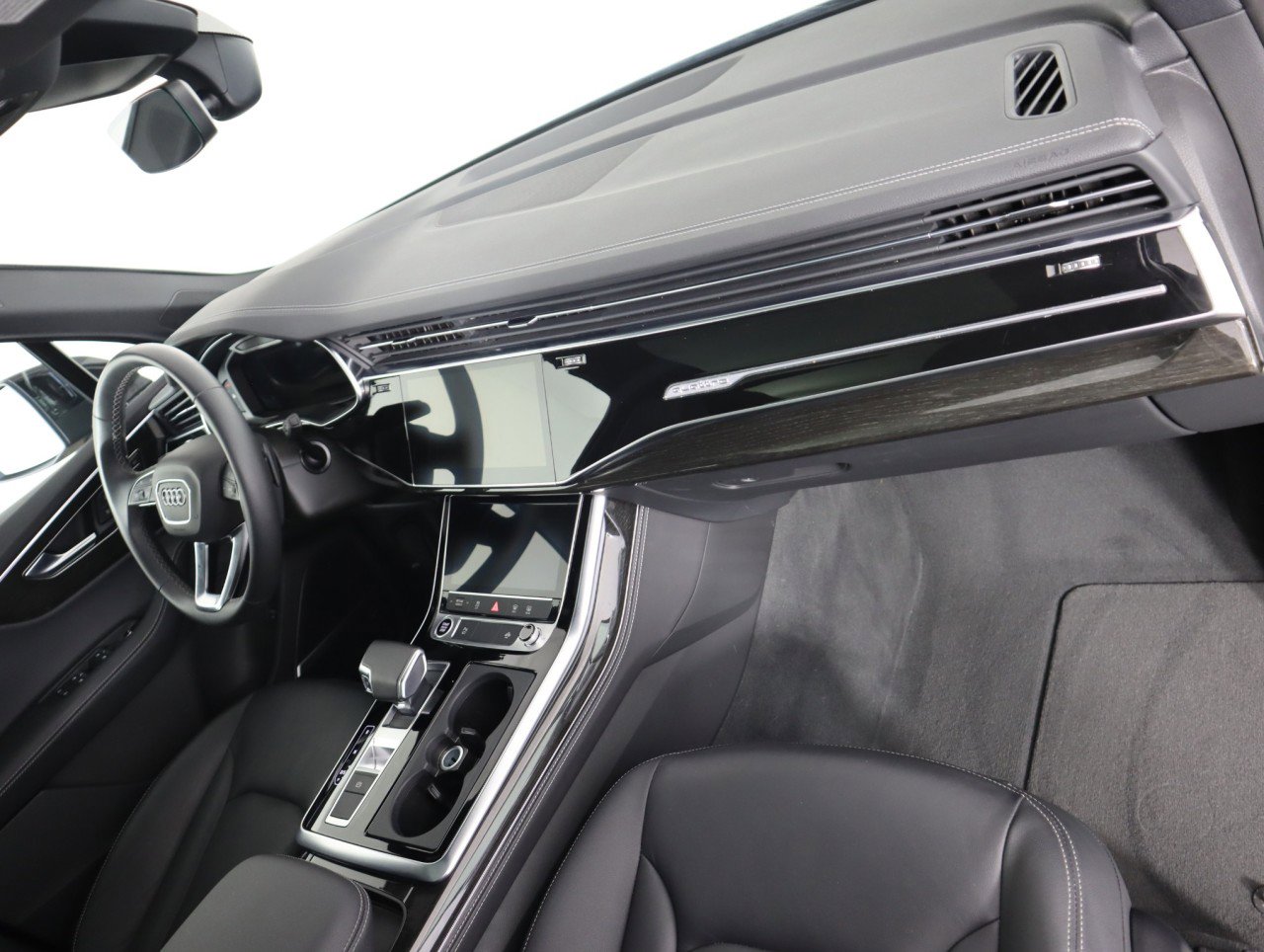 Used 2025 Audi Q7 3.0T Premium Plus image 10