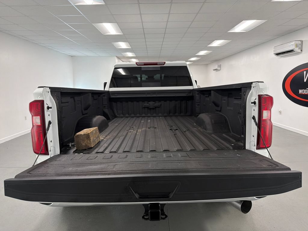 Used 2025 Chevrolet Silverado 3500 LT AWD/4WD image 8