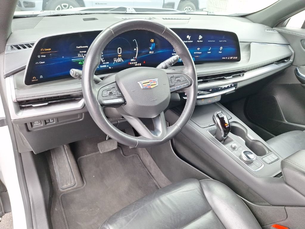 Used 2024 Cadillac XT4 Premium Luxury image 6