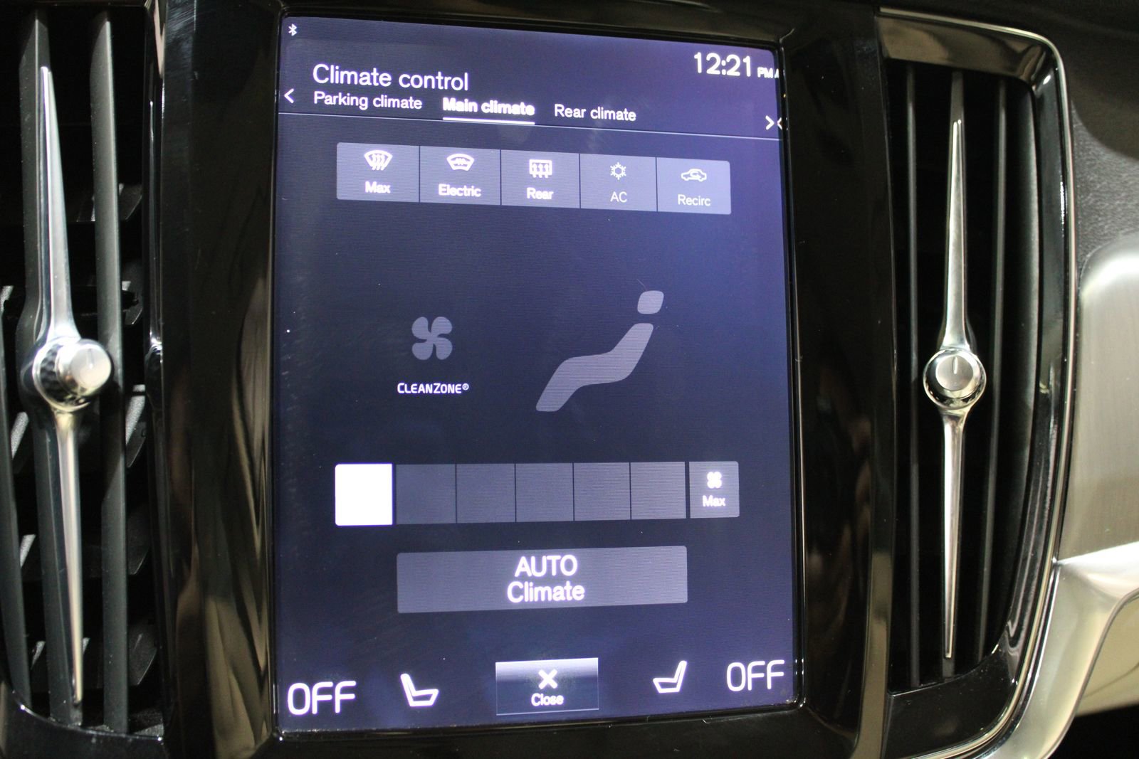 Used 2017 Volvo S90 T6 Momentum w/ Vision Package image 30