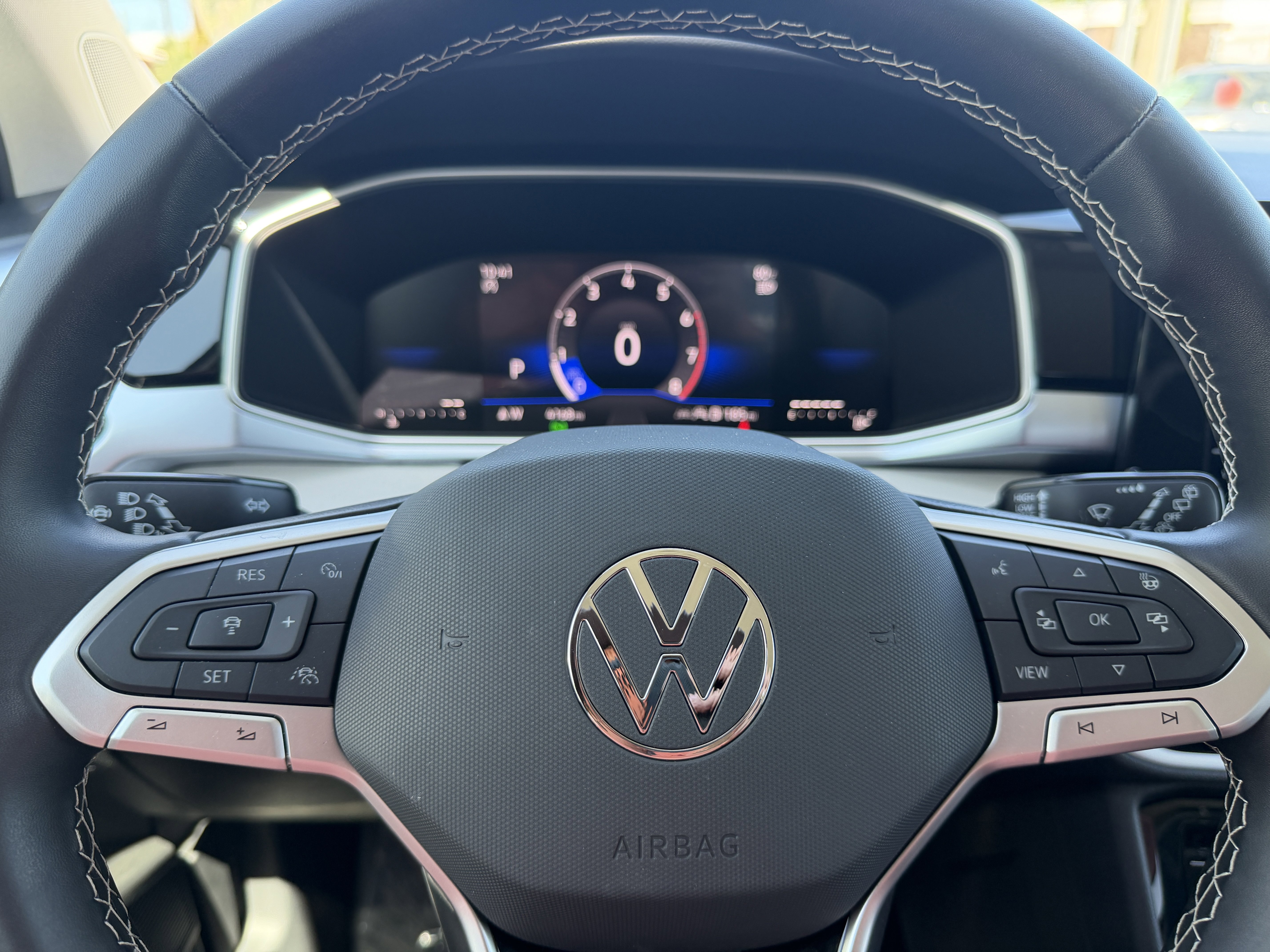 Used 2025 Volkswagen Taos SE image 28