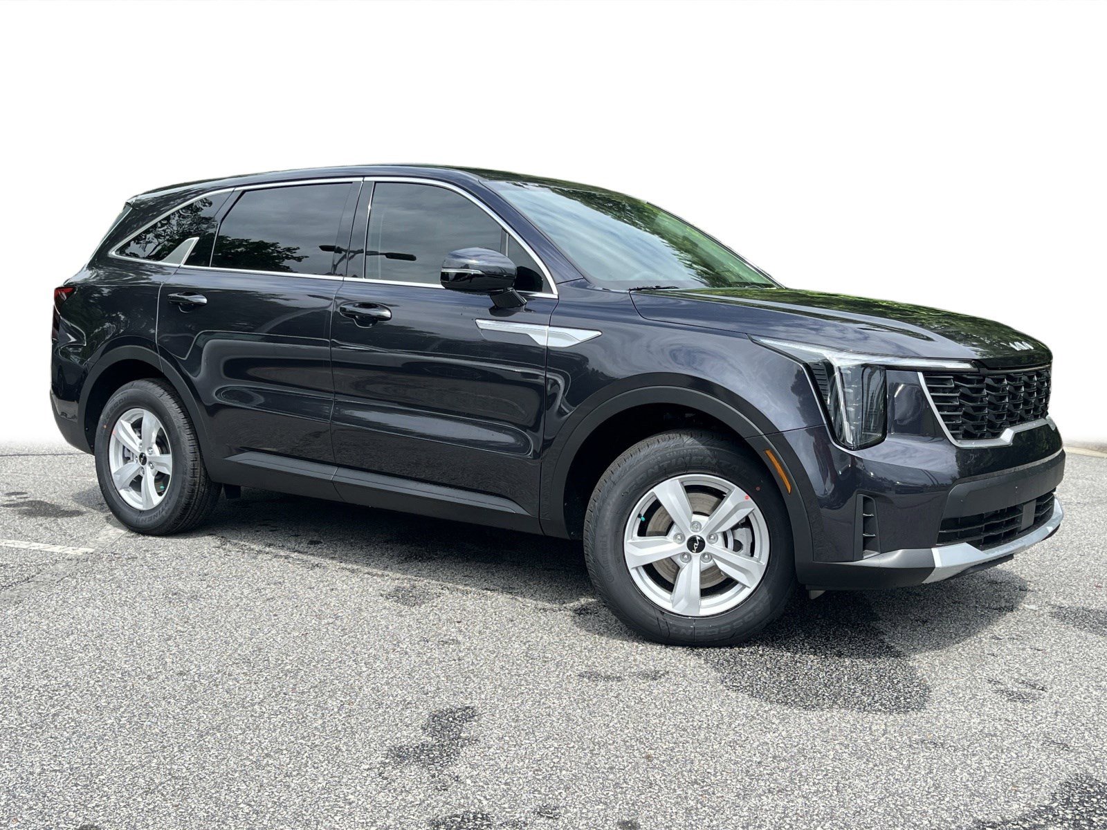 New 2025 Kia Sorento LX image 2