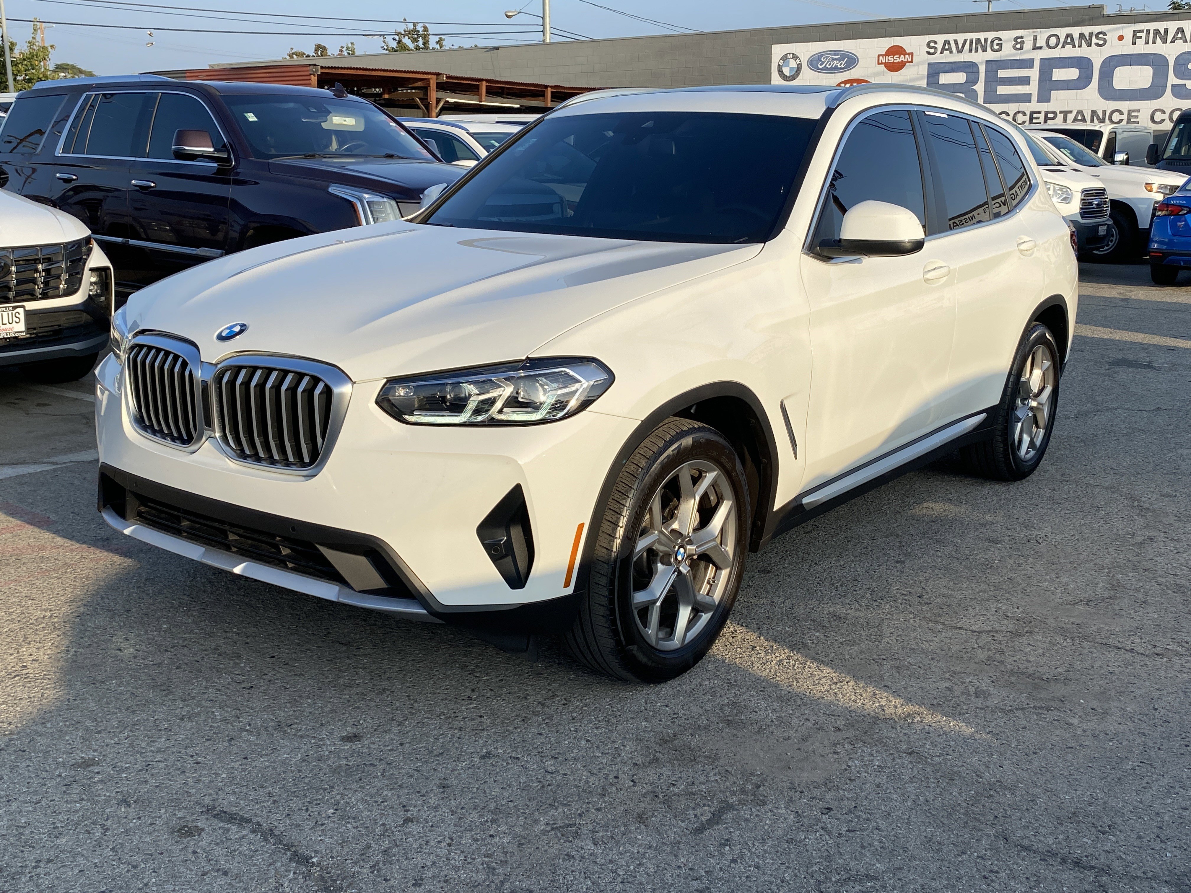 Used 2023 BMW X3 sDrive30i w/ Premium Package image 2