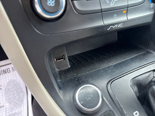 Used 2017 Ford Focus SE w/ Interior Protection Package FWD image 30