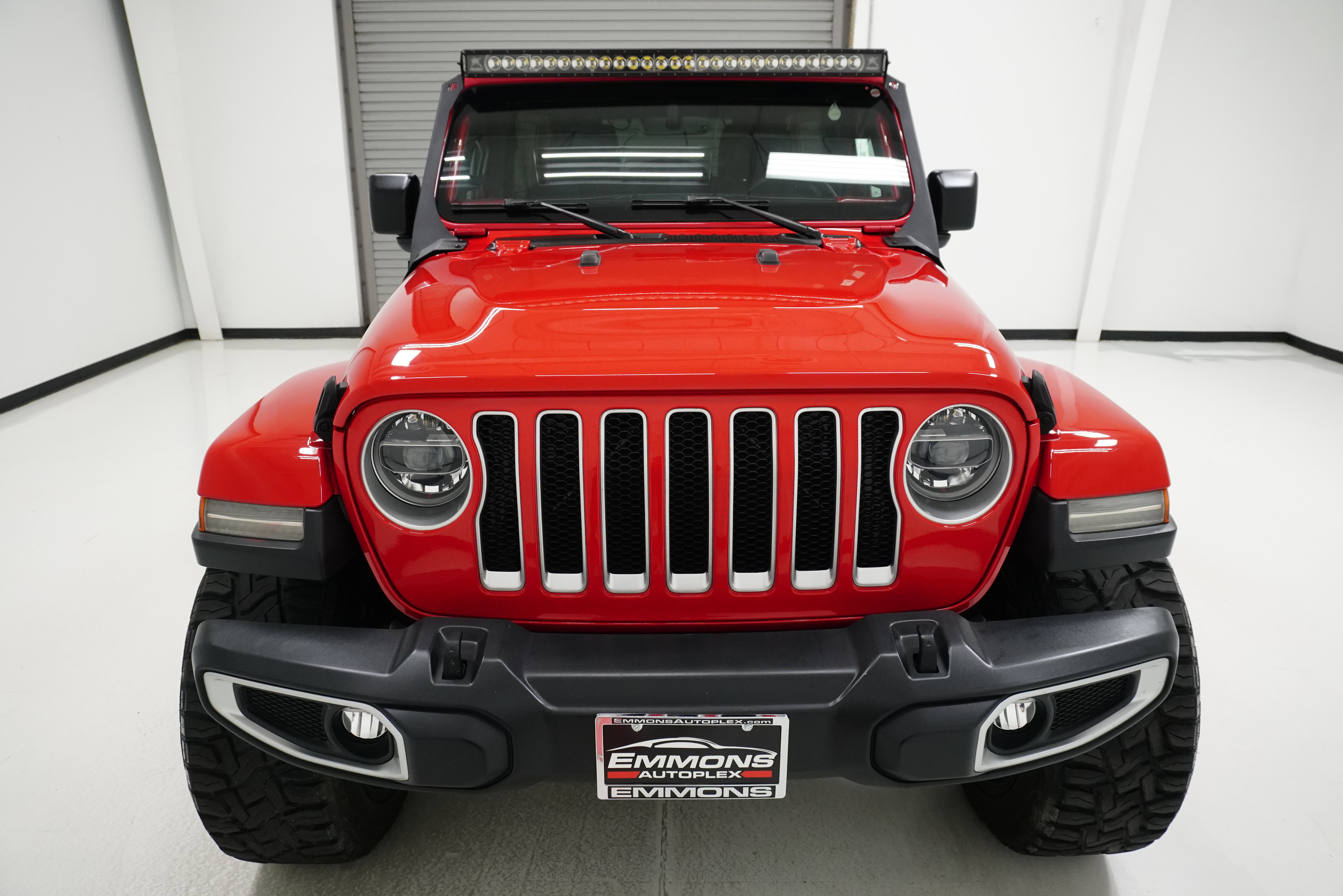 Used 2018 Jeep Wrangler Unlimited Sahara AWD/4WD image 2