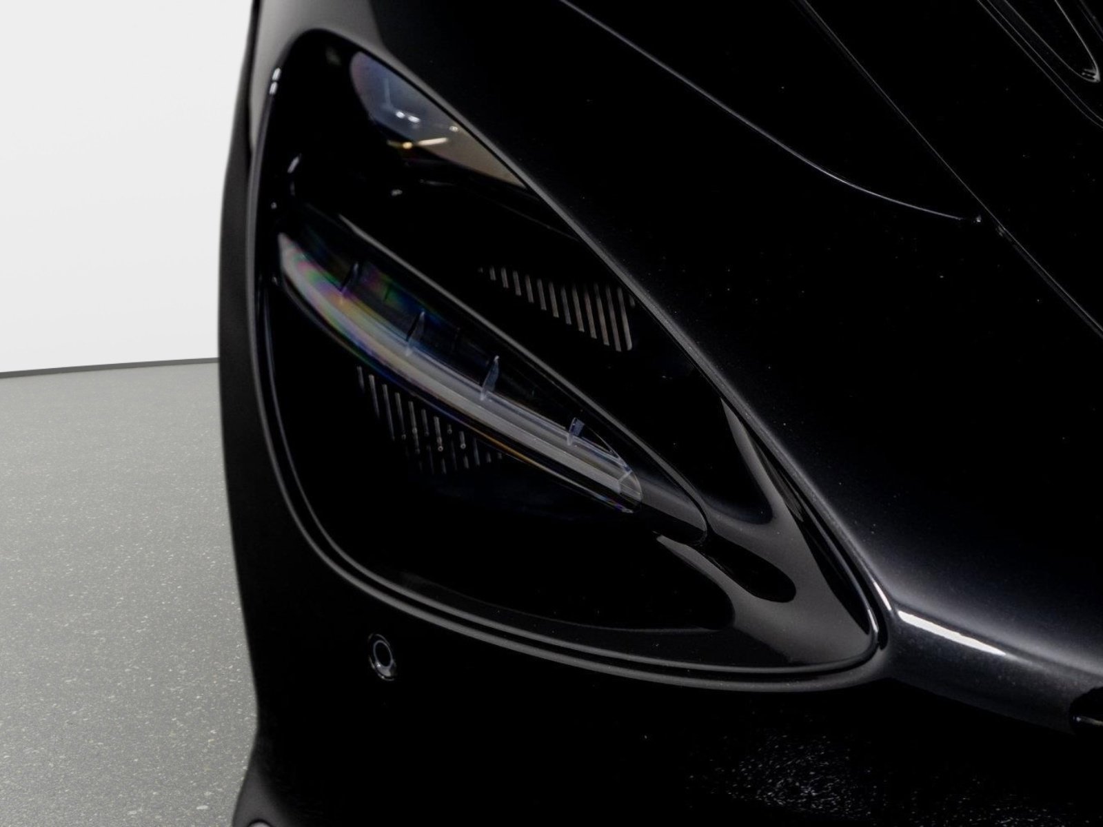 Used 2024 McLaren 750S Spider image 24