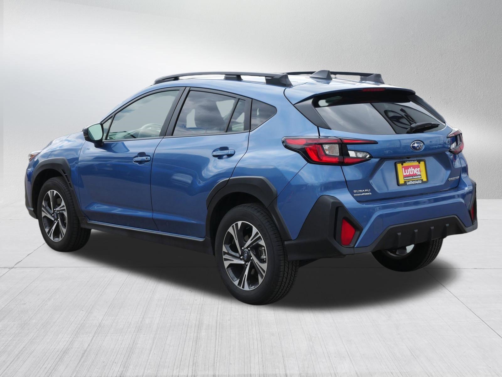 Used 2024 Subaru Crosstrek 2.0i Premium AWD/4WD image 3