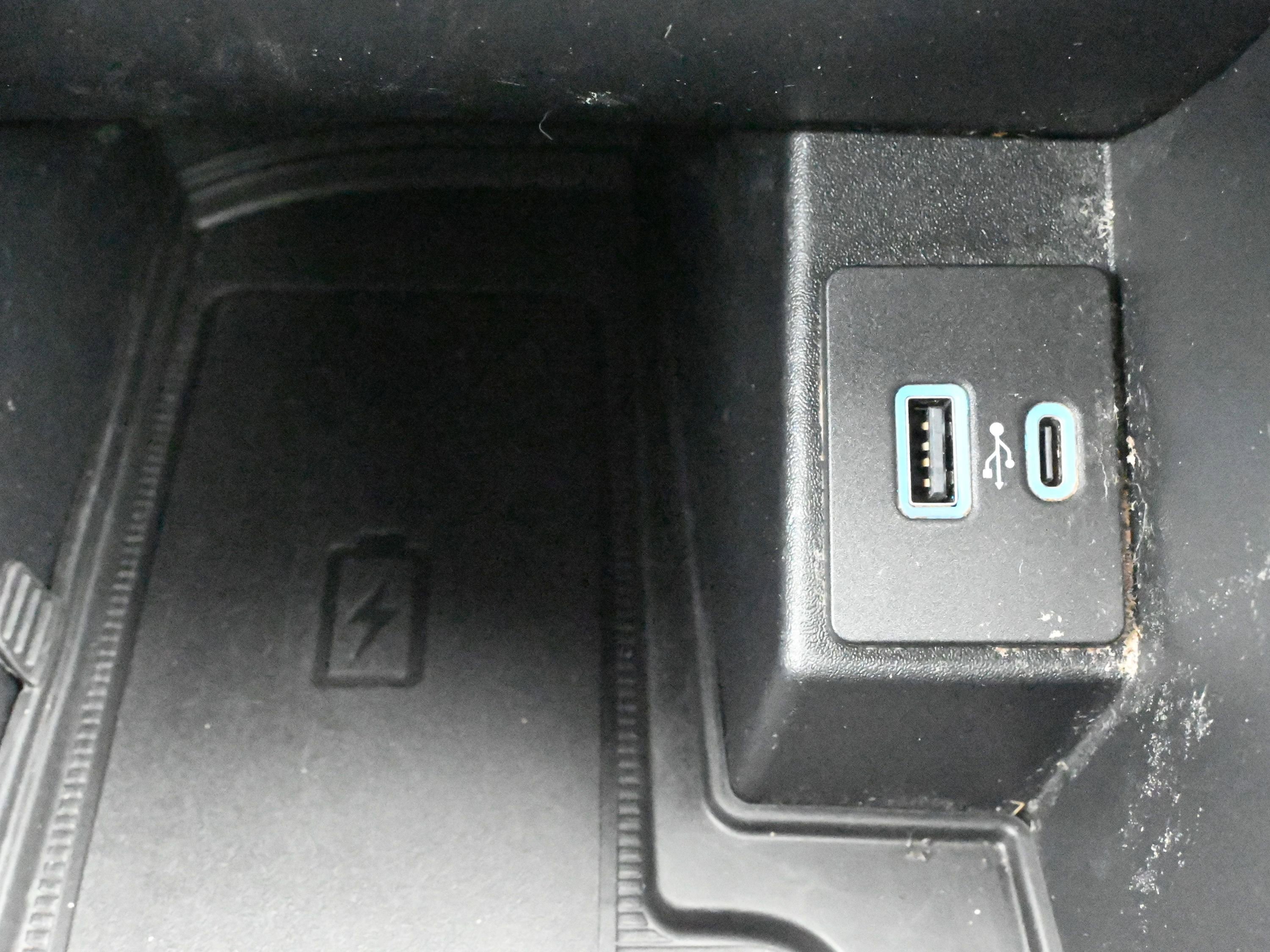 Used 2021 Ford Edge Titanium w/ Equipment Group 301A image 18