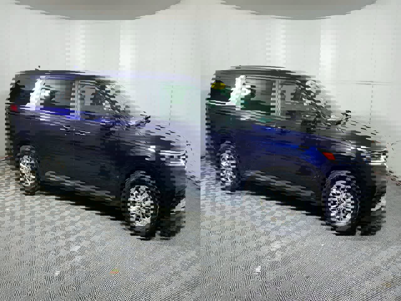 Used 2024 Kia Carnival LX image 15