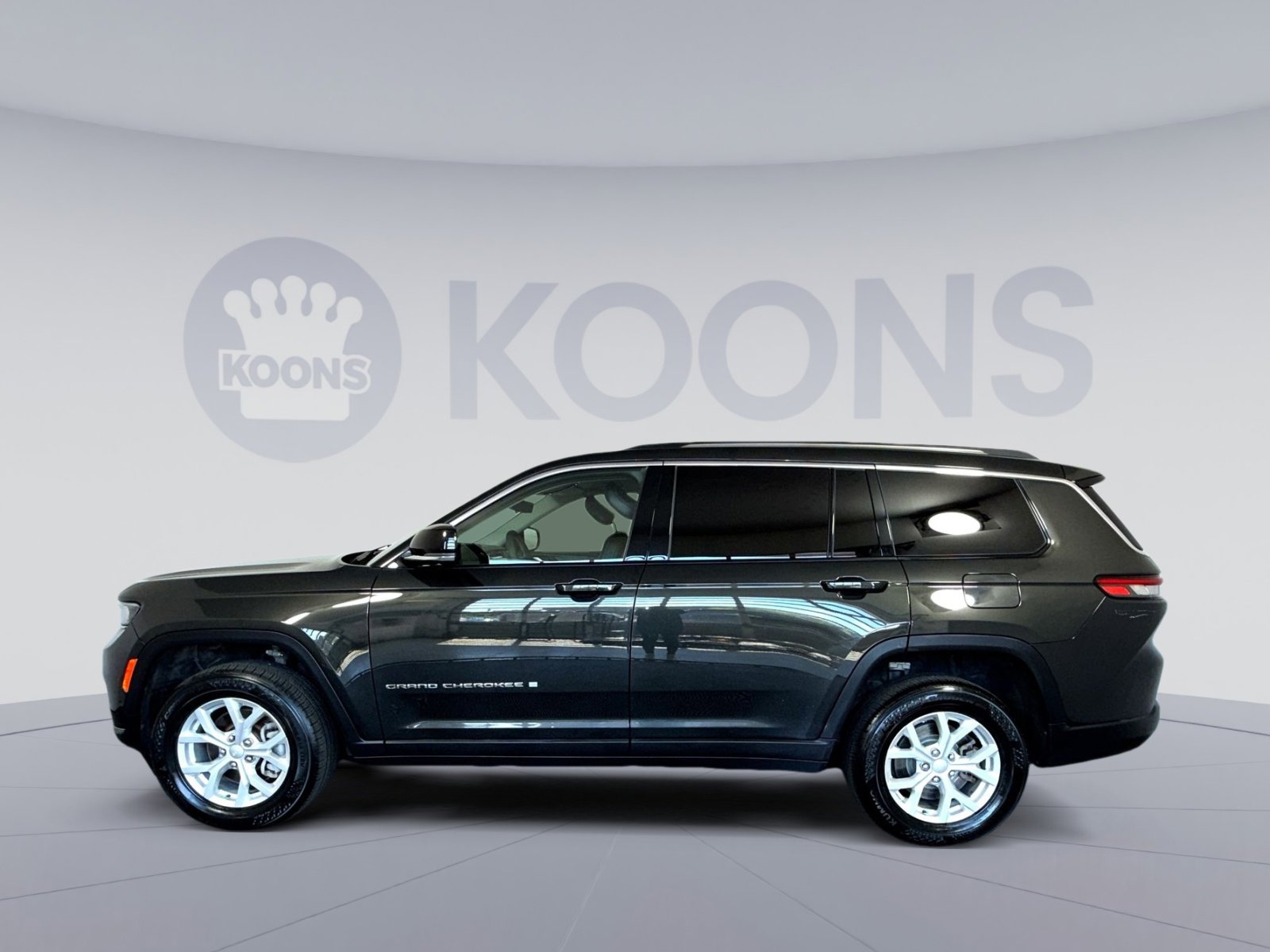 Used 2023 Jeep Grand Cherokee L Limited w/ Luxury Tech Group II AWD/4WD image 2