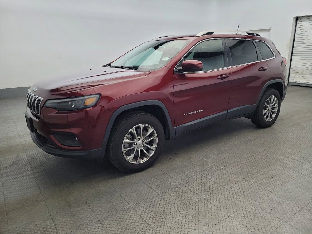 Used 2019 Jeep Cherokee Latitude Plus w/ Comfort/Convenience Group image 2