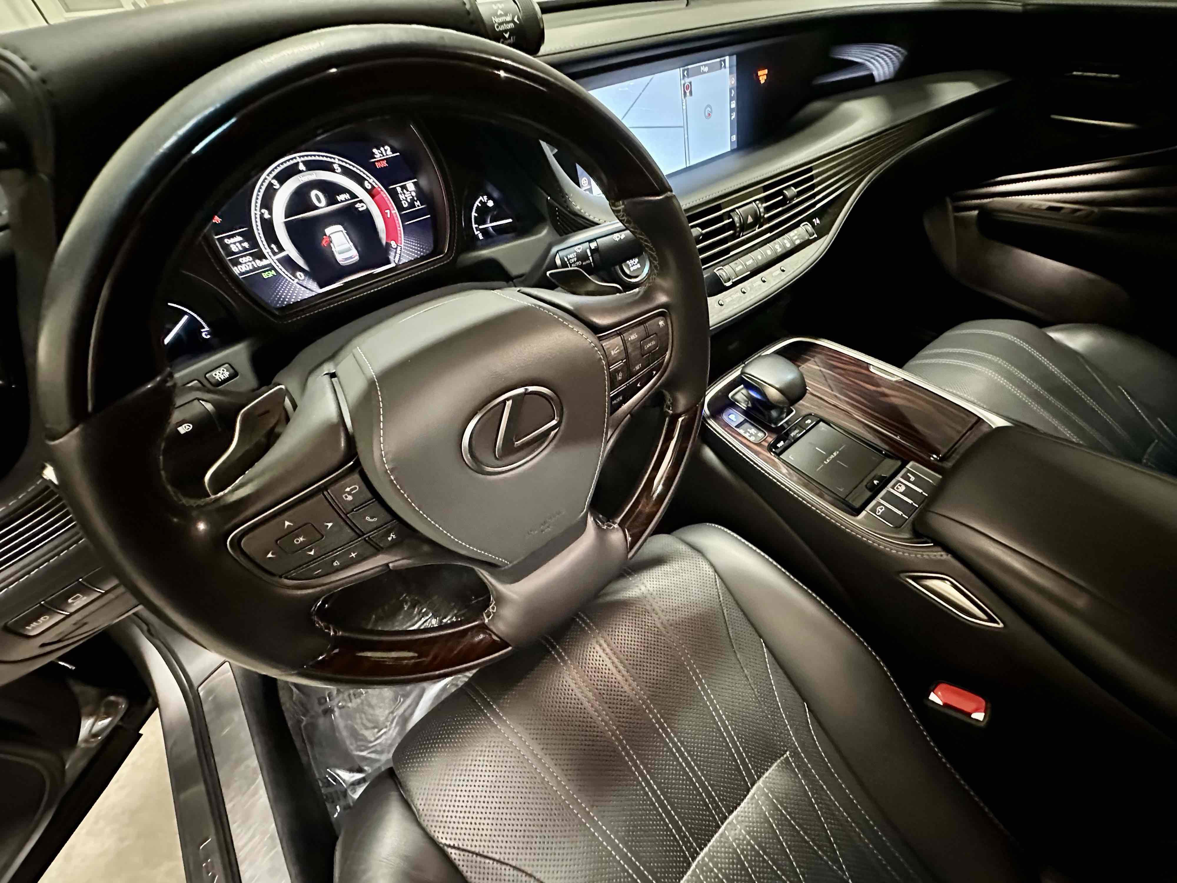 Used 2018 Lexus LS 500 Luxury w/ Luxury Package image 25