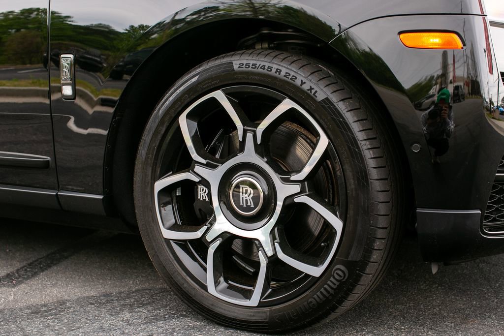Used 2022 Rolls-Royce Cullinan Black Badge image 7
