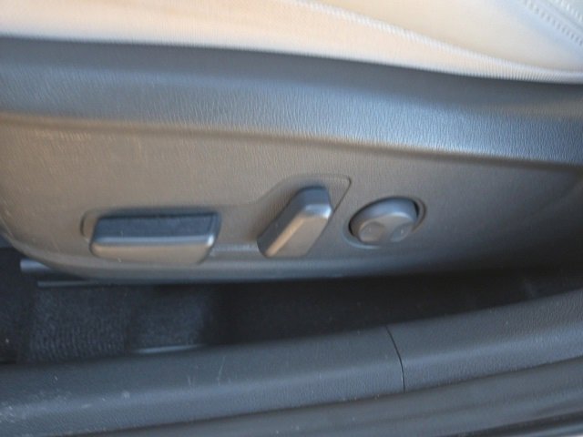 Used 2023 Hyundai Kona Limited w/ Cargo Package image 11