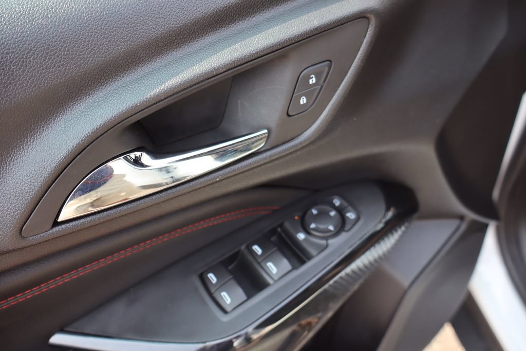 Used 2024 Chevrolet Trax RS w/ Driver Confidence Package FWD image 6