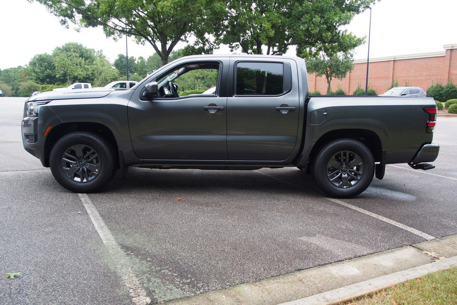 Used 2026 Nissan Frontier SV RWD image 4