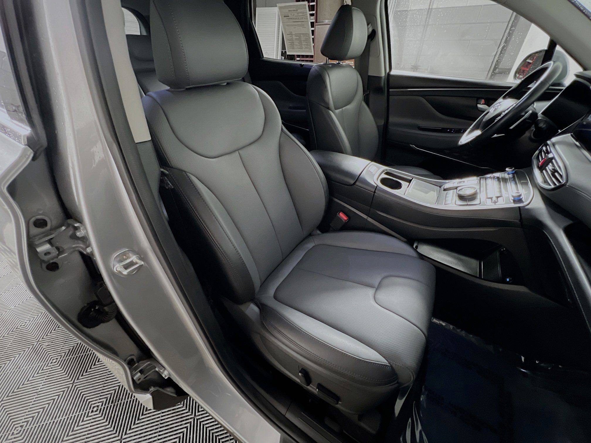 Used 2023 Hyundai Santa Fe SEL w/ Premium Package image 29