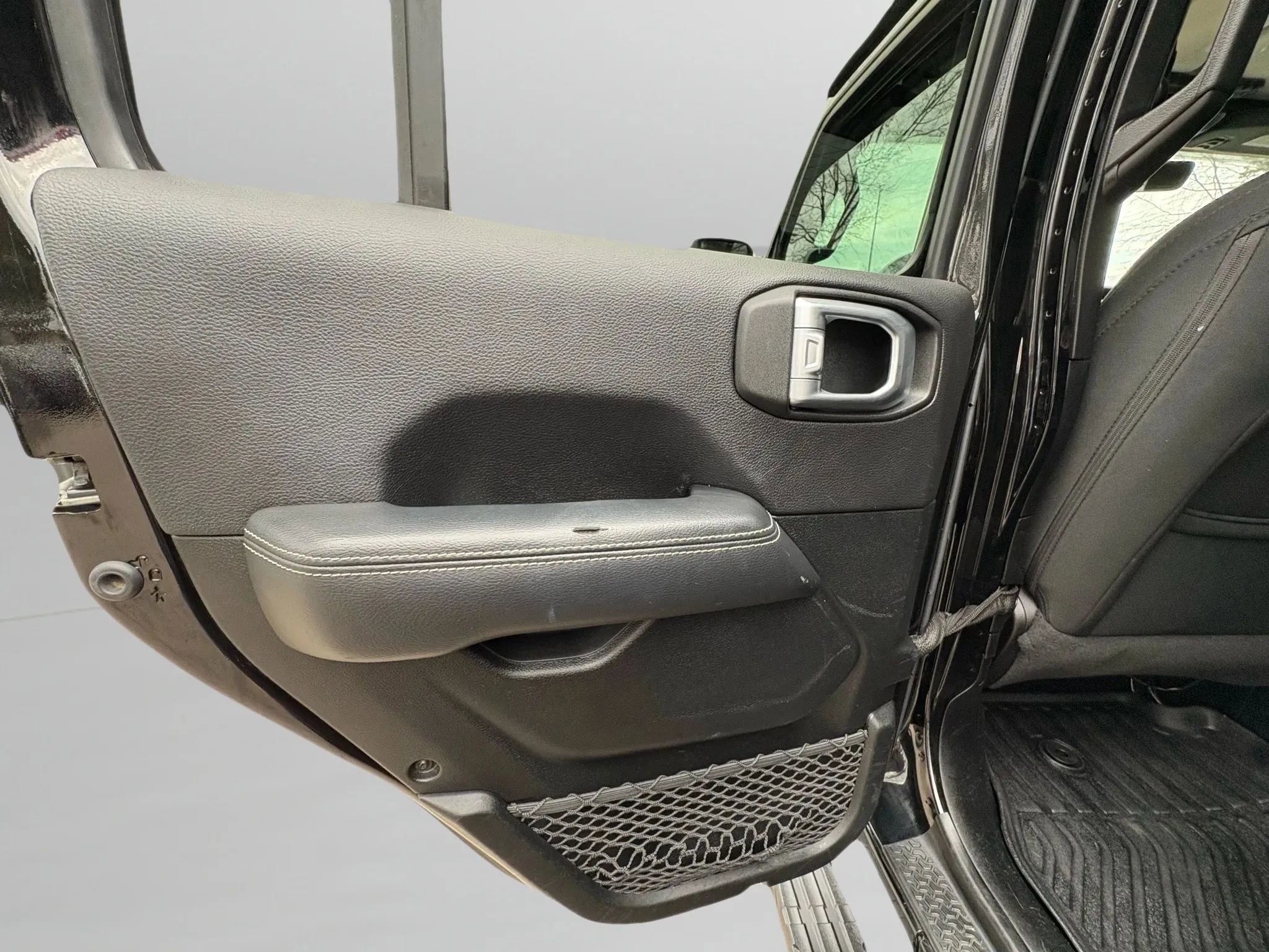 Used 2020 Jeep Gladiator Overland image 24