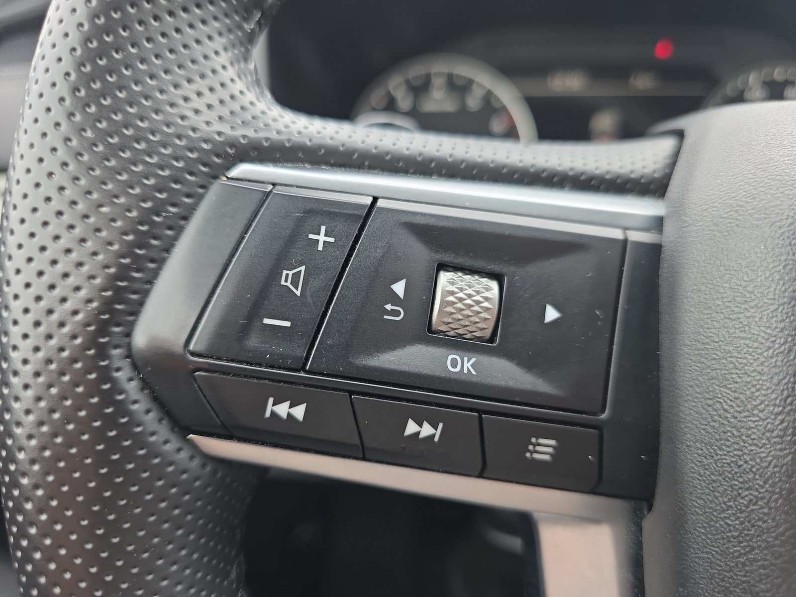Used 2025 Mitsubishi Outlander SE AWD/4WD image 32