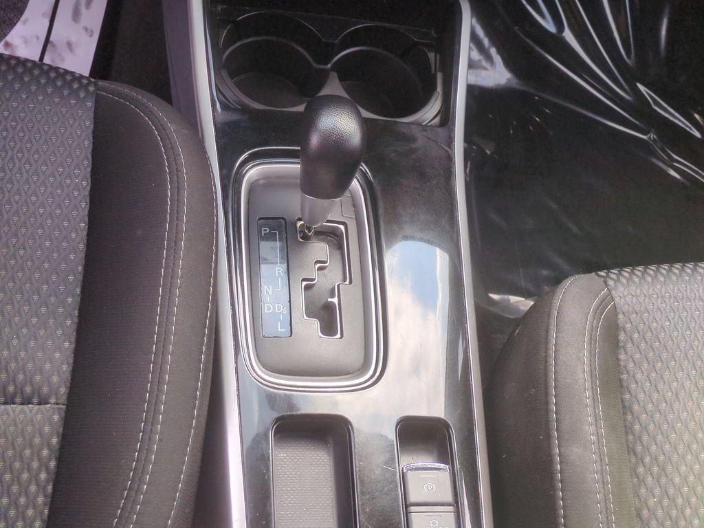 Used 2020 Mitsubishi Outlander ES FWD image 10