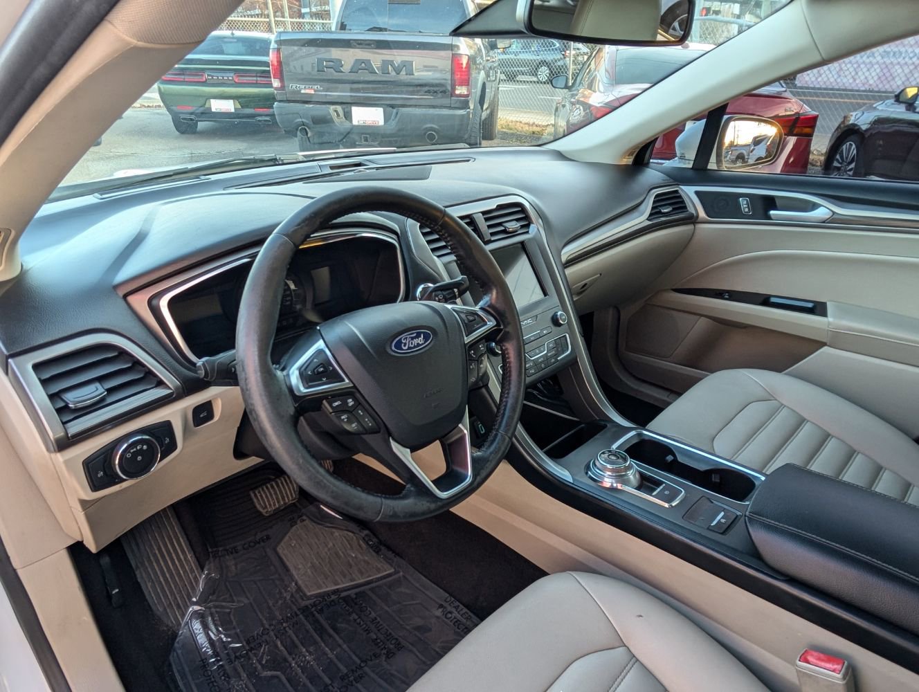 Used 2019 Ford Fusion SEL image 12