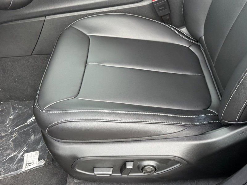 New 2025 Jeep Grand Cherokee L Limited w/ Black Appearance Package image 13