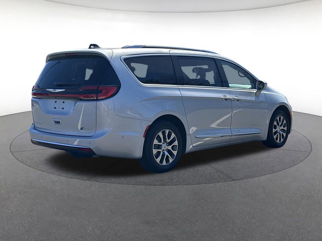 Used 2024 Chrysler Pacifica Pinnacle image 6