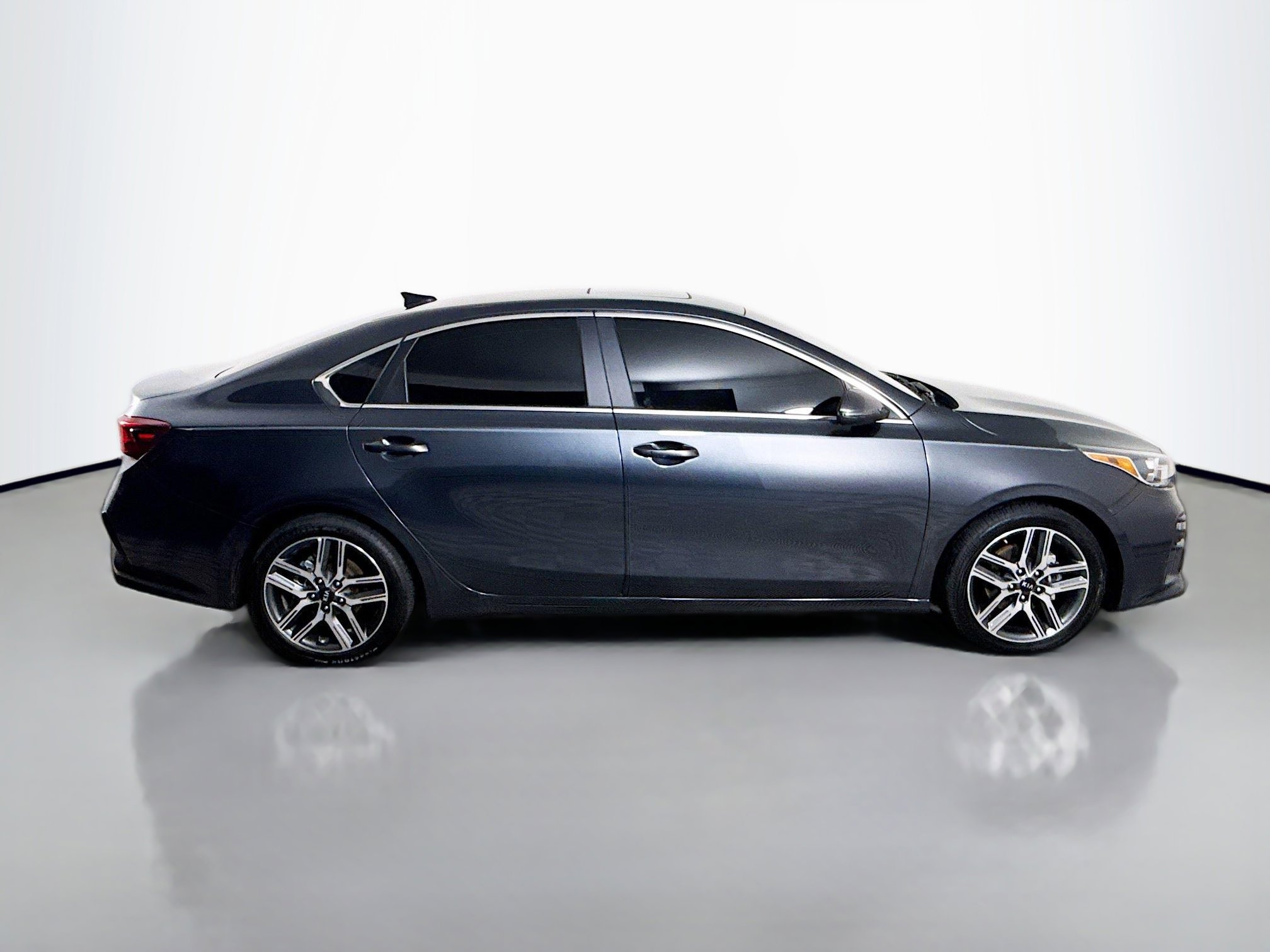 Used 2021 Kia Forte EX image 11