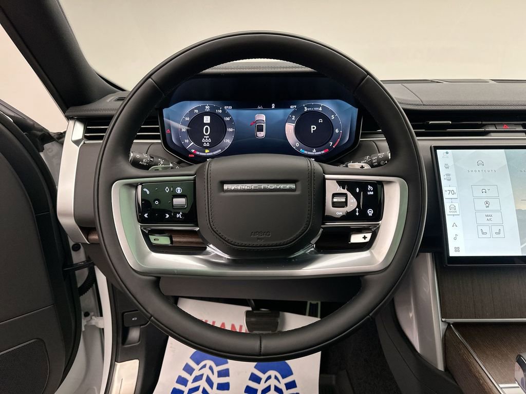 Used 2025 Land Rover Range Rover Long Wheelbase SE image 11
