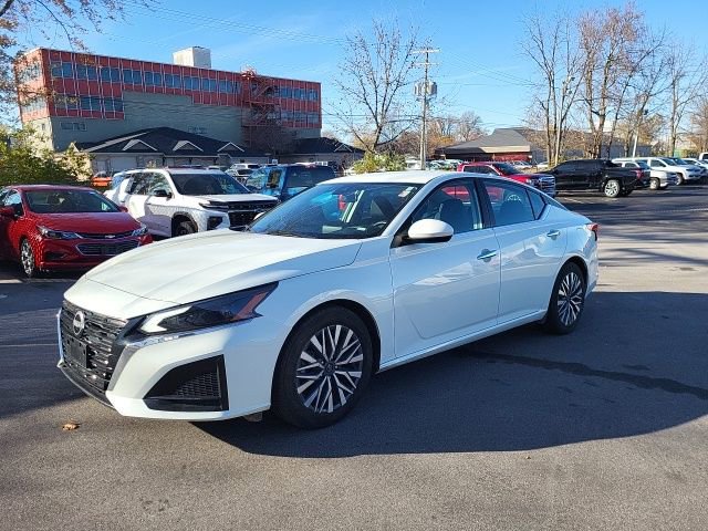 Used 2023 Nissan Altima 2.5 SV image 7