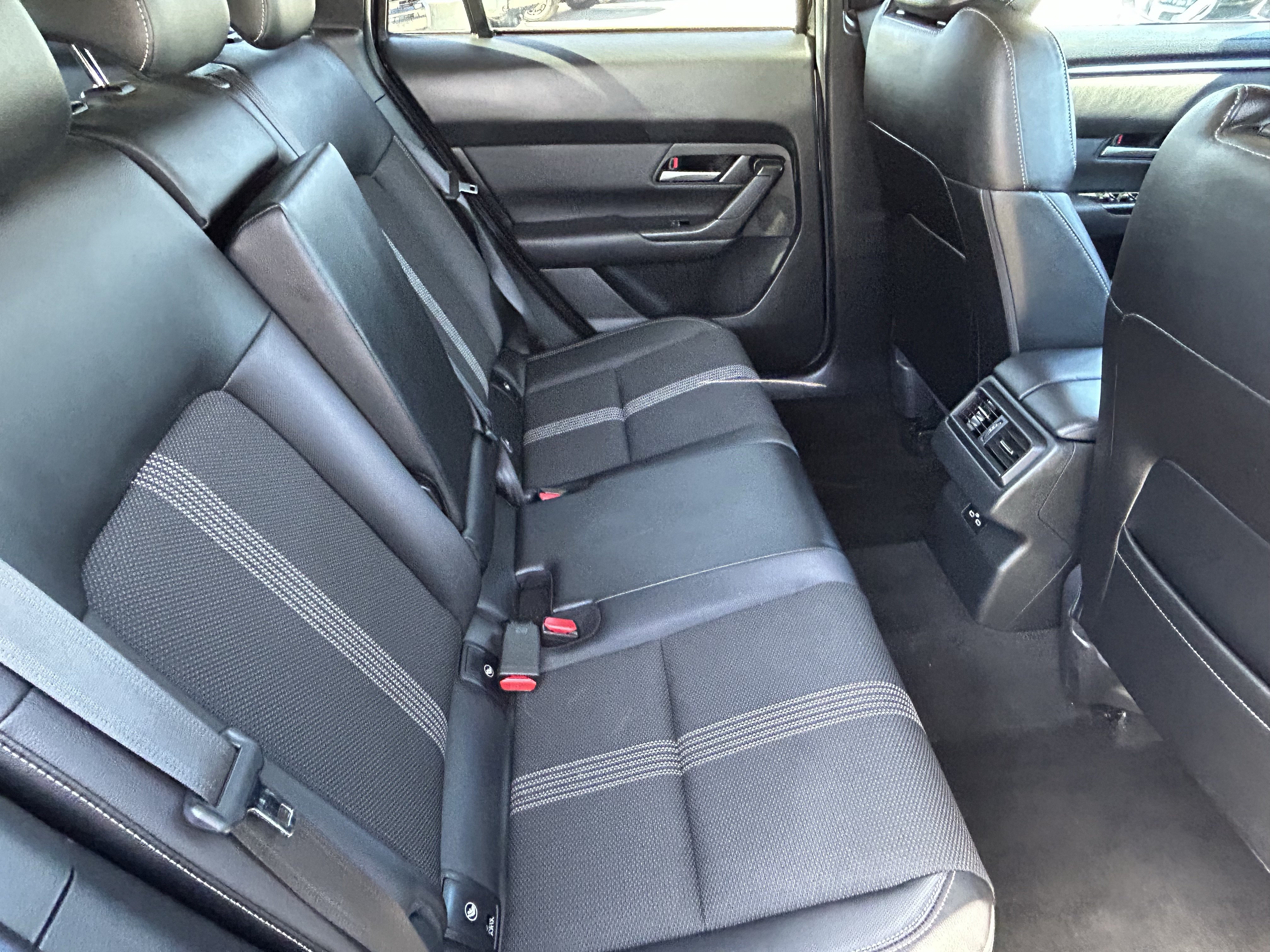 Used 2025 MAZDA CX-50 AWD 2.5 S w/ Preferred Package image 12