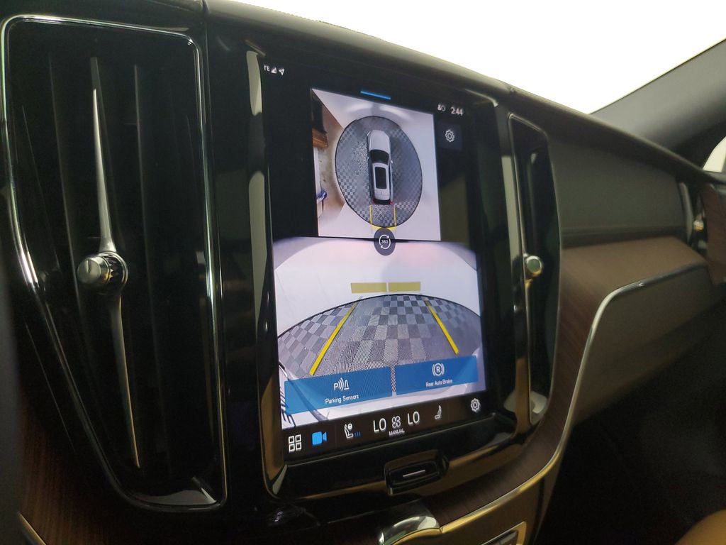 Used 2024 Volvo XC60 B5 Ultimate w/ Protection Package Premier image 31