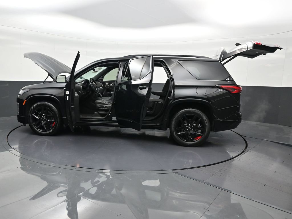 Used 2023 Chevrolet Traverse Premier w/ Redline Edition image 34