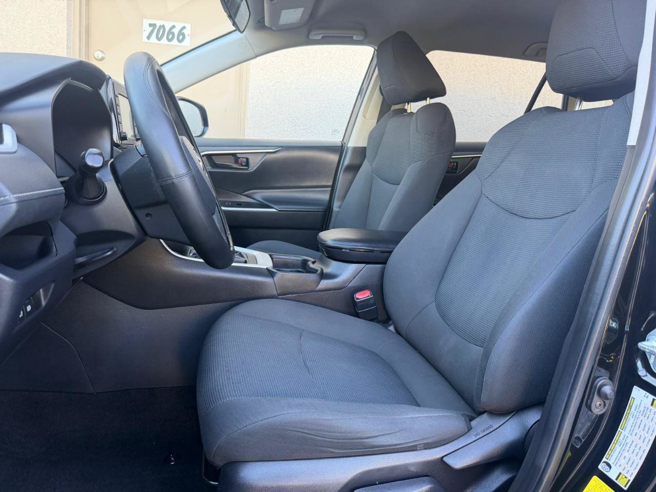 Used 2020 Toyota RAV4 LE FWD image 13