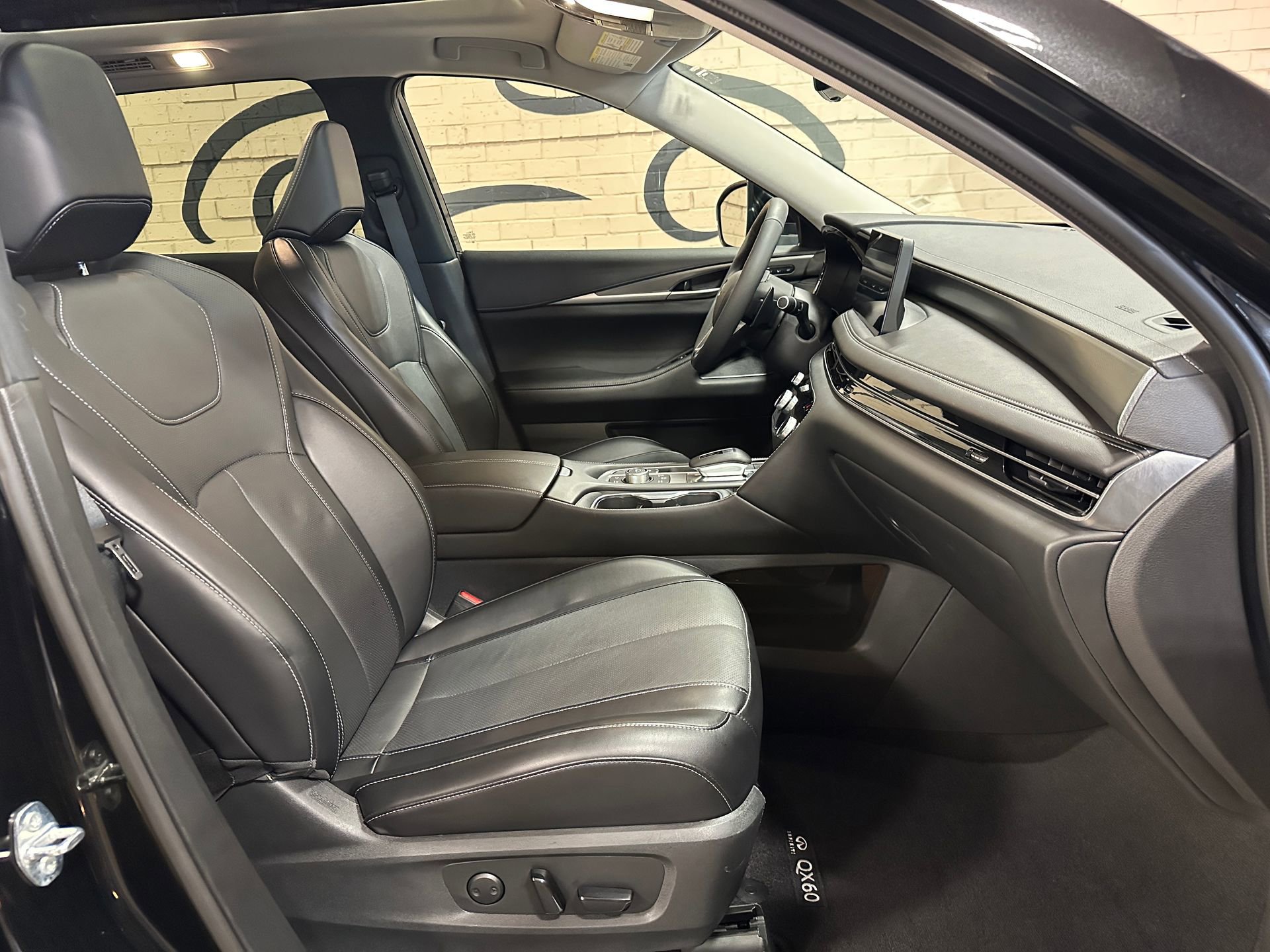 Used 2024 INFINITI QX60 Luxe AWD/4WD image 29