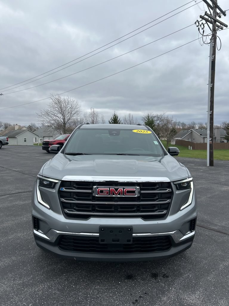 Used 2025 GMC Acadia Elevation FWD image 2