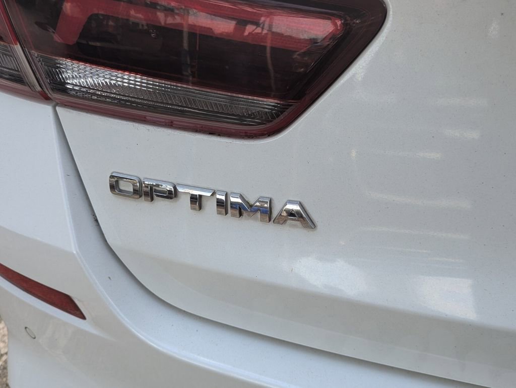 Used 2020 Kia Optima S image 23