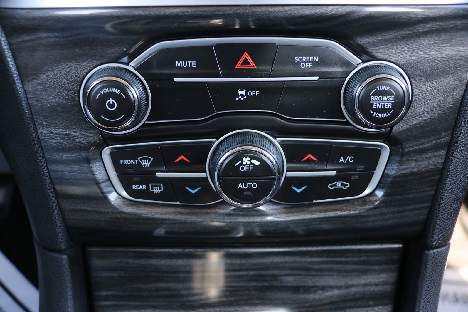 Used 2019 Chrysler 300 Touring w/ Sport Appearance Package RWD image 22