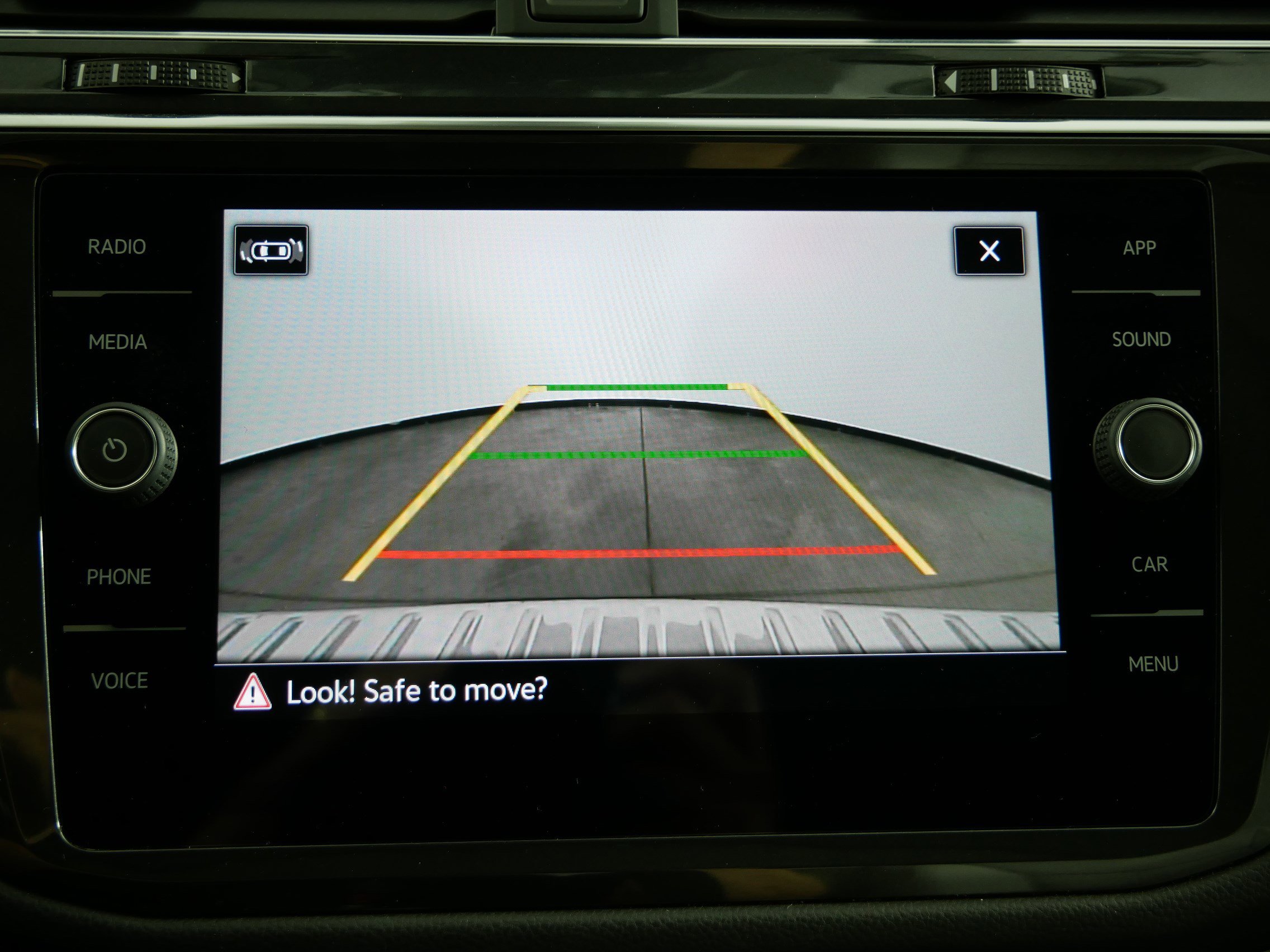 Certified 2022 Volkswagen Tiguan SE w/ Panoramic Sunroof Package image 21