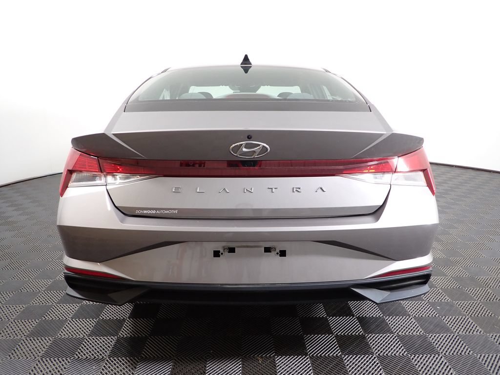 Used 2023 Hyundai Elantra SEL w/ Convenience Package FWD image 14