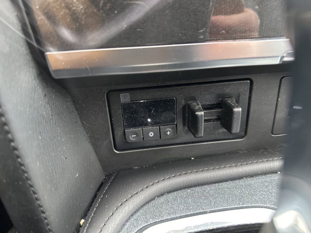 Used 2022 Nissan Armada SL w/ Midnight Edition Package image 21