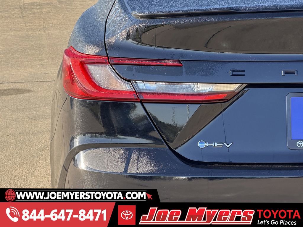 Used 2025 Toyota Camry SE image 10