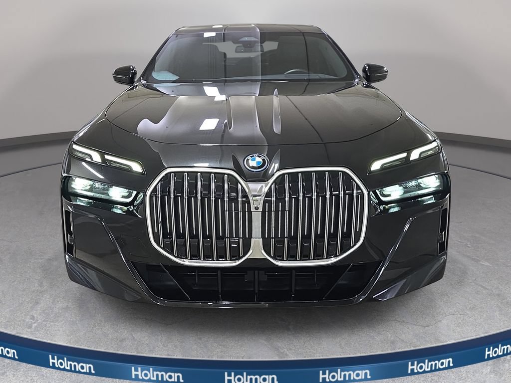 Certified 2024 BMW 750e xDrive w/ Premium Package AWD/4WD image 3