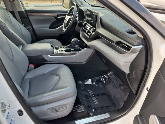 Used 2021 Toyota Highlander Limited AWD/4WD image 5