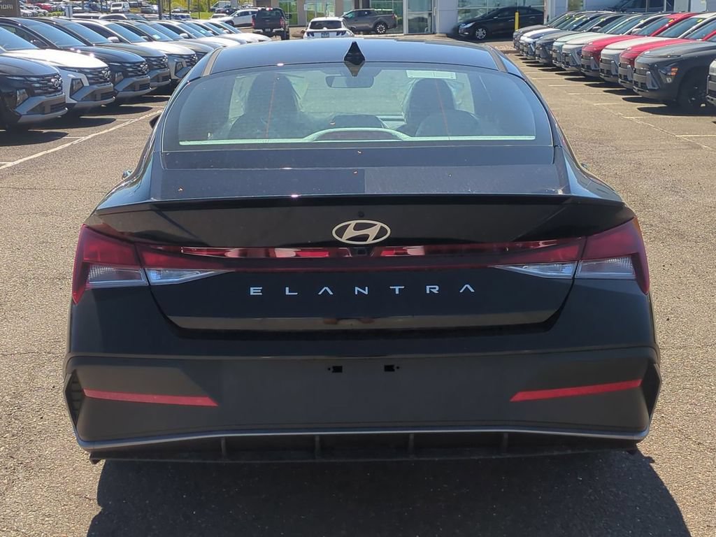 New 2026 Hyundai Elantra Sport FWD image 4