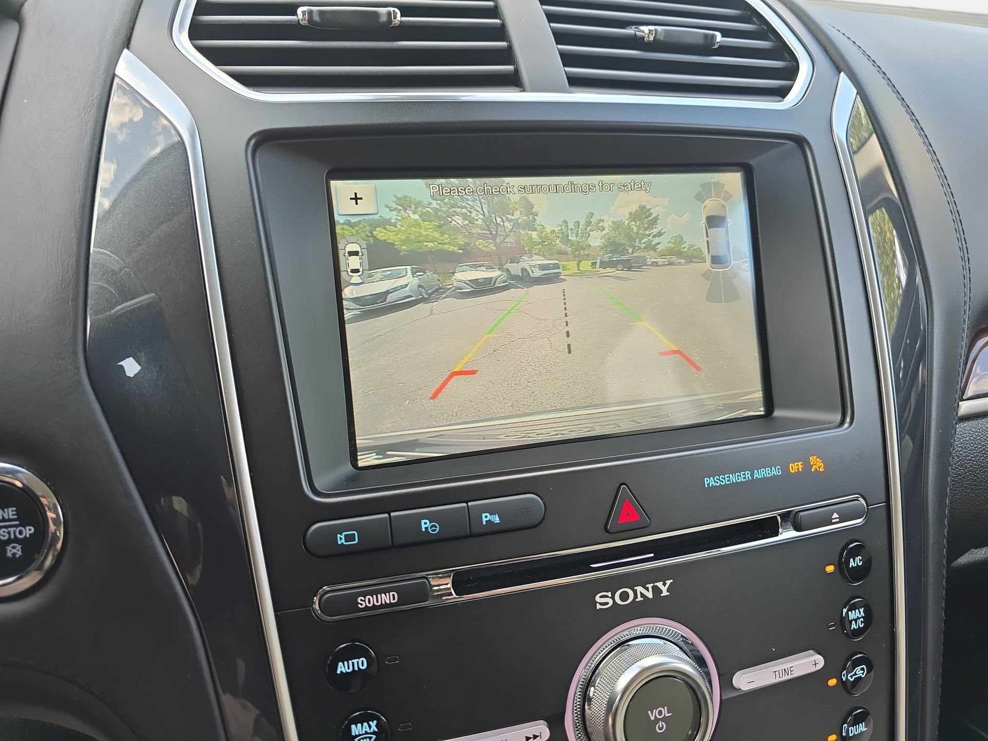 Used 2018 Ford Explorer Platinum AWD/4WD image 23