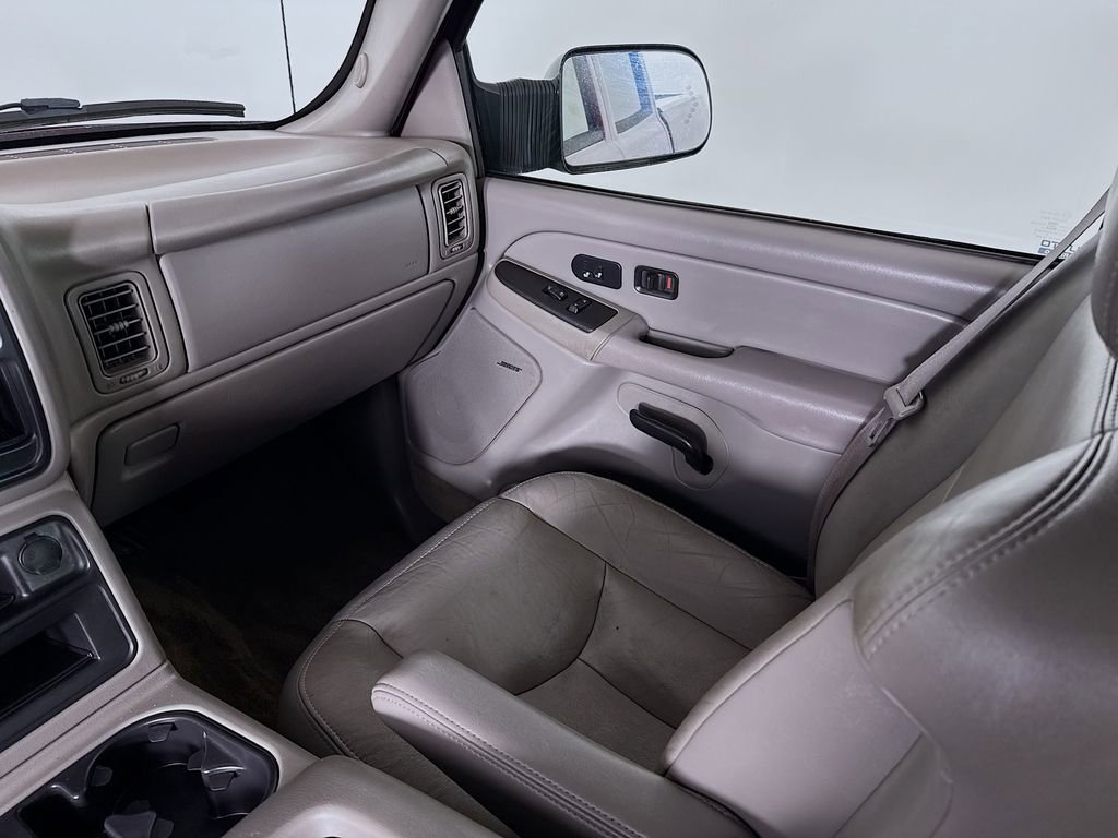 Used 2004 Chevrolet Silverado 2500 LT w/ Skid Plate Package AWD/4WD image 22