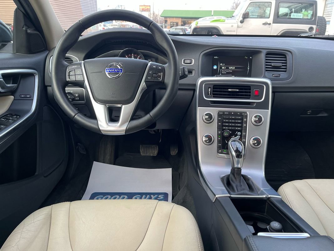 Used 2017 Volvo V60 T5 Premier w/ Convenience Package image 6