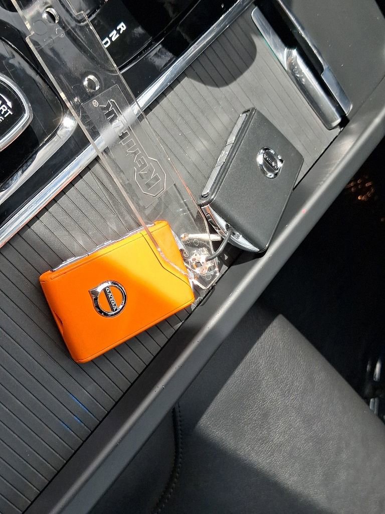 Used 2023 Volvo XC60 B5 Core w/ Protection Package Premier FWD image 23