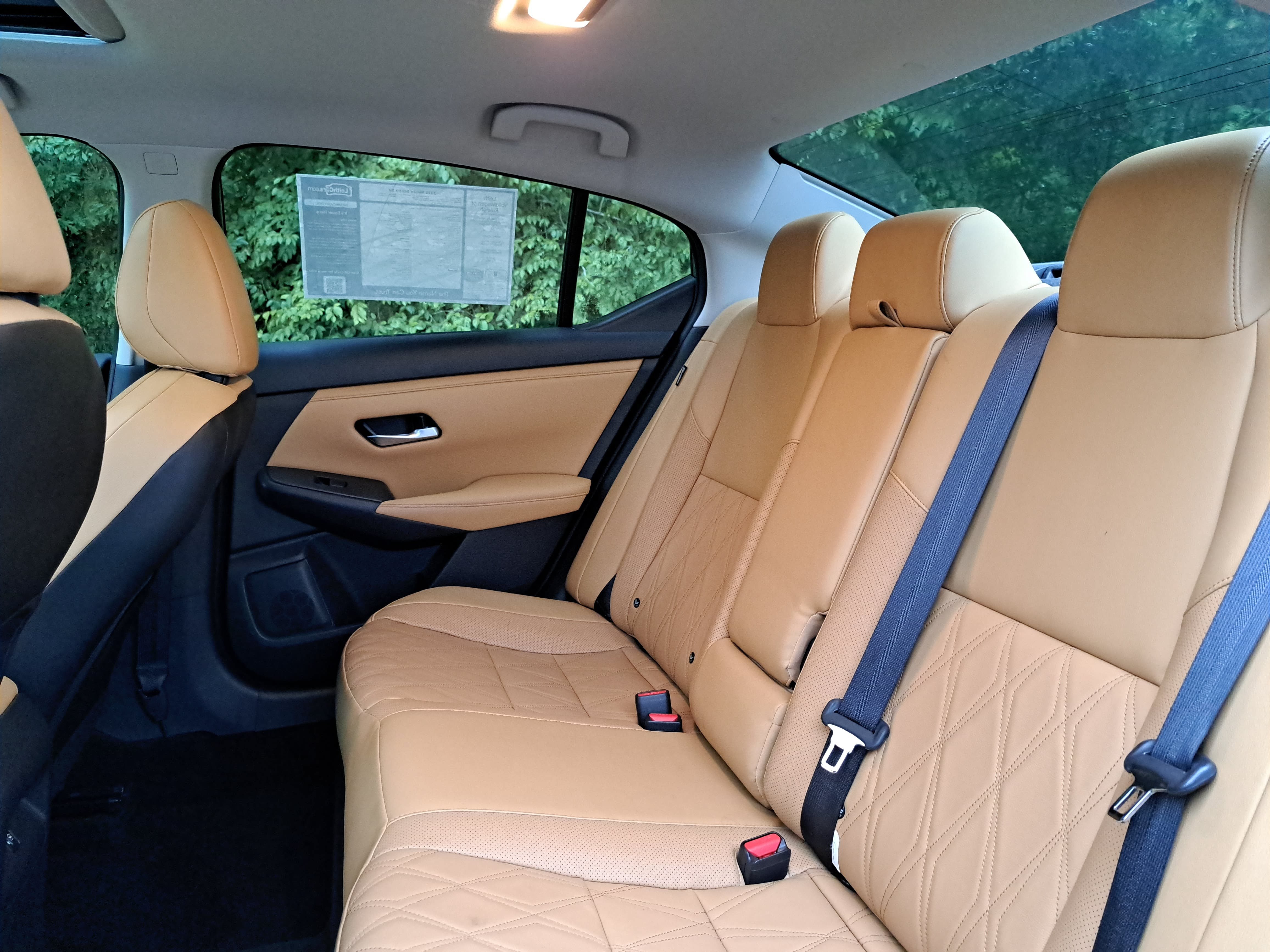 Used 2021 Nissan Sentra SV w/ SV Premium Package FWD image 13